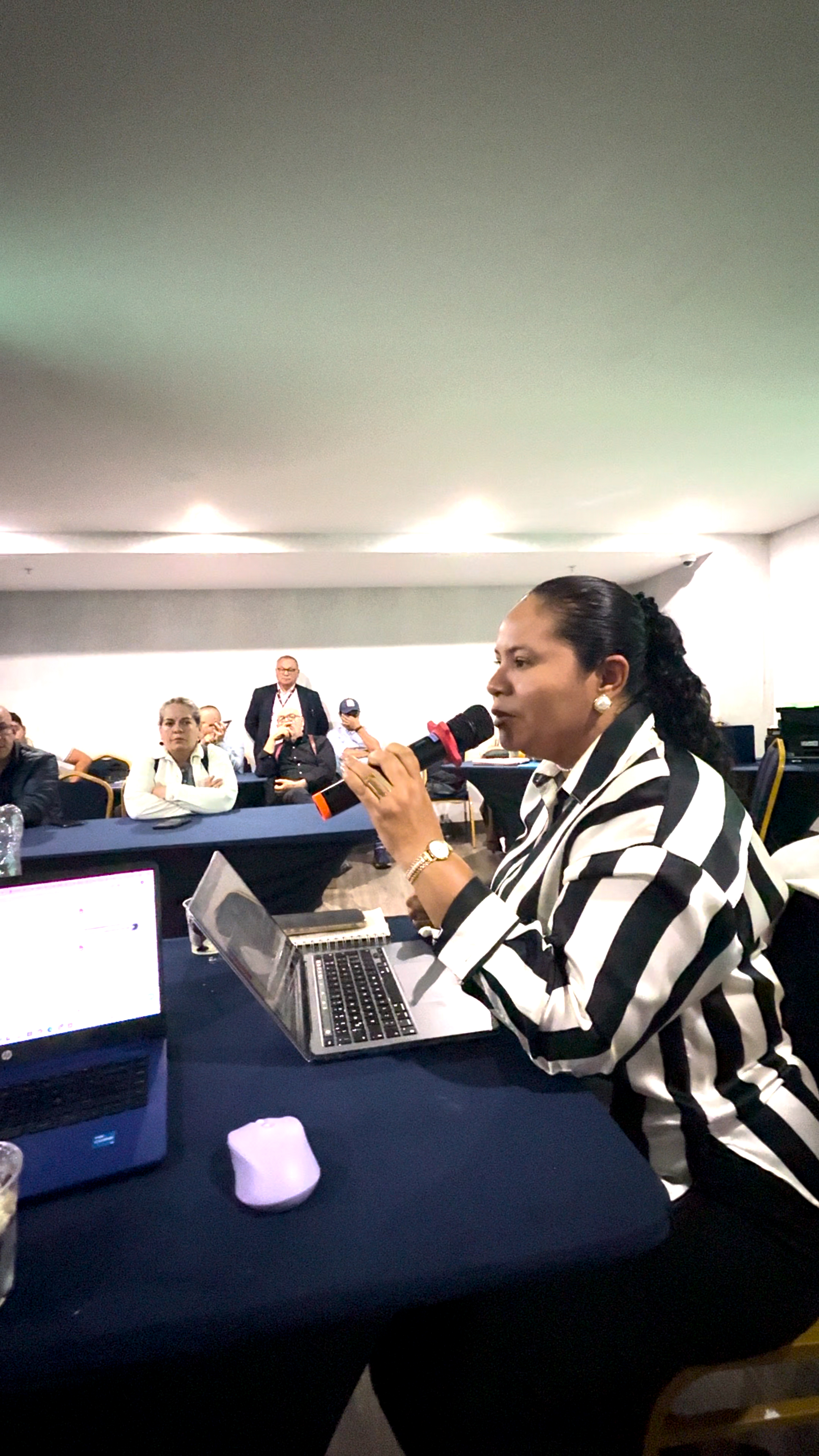 Dra. Yenifer Castillo — Liderazgo en acción